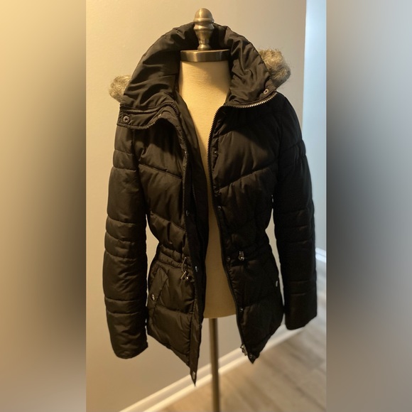 St. John’s Bay Hooded Puff Jacket. GUC Removable hood, warm & cozy - Sz Sm - Picture 4 of 11